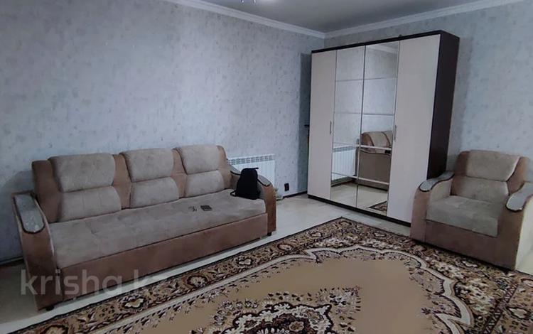 1-бөлмелі пәтер · 40 м² · 1/5 қабат, Туркестанская 2/6а, бағасы: 13.8 млн ₸ в Шымкенте, Абайский р-н — фото 3