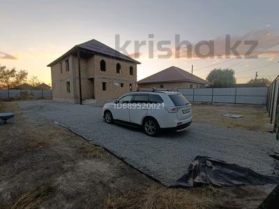 Отдельный дом · 8 комнат · 280 м² · 8 сот., Молдагулова 55 за 31 млн ₸ в Айганыме