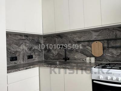 1-комнатная квартира · 40 м² · 3/9 этаж, Достык 105/2 — Хаджимукана за 300 000 〒 в Алматы, Медеуский р-н