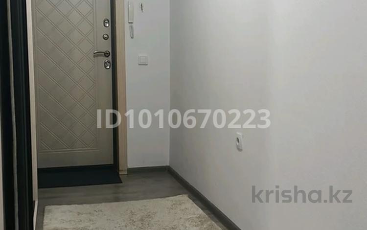 1-бөлмелі пәтер · 42.5 м² · 1/9 қабат, Увалиева 8, бағасы: 21 млн ₸ в Усть-Каменогорске — фото 2