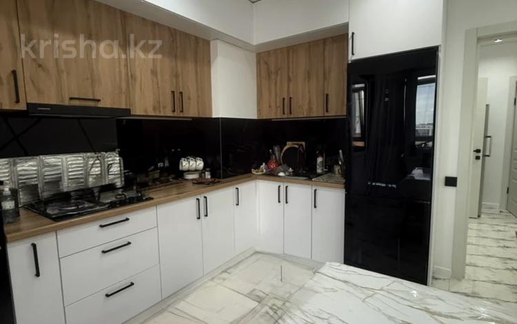 2-комнатная квартира · 73.9 м² · 7/9 этаж, Самал за 32.5 млн ₸ в Уральске — фото 2
