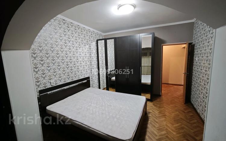 4-комнатная квартира · 80 м² · 1/5 этаж · помесячно, мкр Север 48 за 190 000 〒 в Шымкенте, Енбекшинский р-н — фото 2