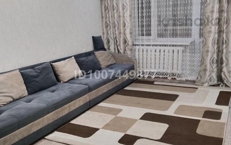 1-комнатная квартира · 30 м² · 5/5 этаж, 35 квартал 3 за 140 000 〒 в Семее — фото 2