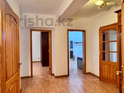 3-бөлмелі пәтер · 83 м² · 2/5 қабат, абая 17, бағасы: 78 млн ₸ в Алматы, Медеуский р-н