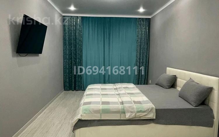 1-комнатная квартира · 44 м² · 4/16 этаж, мкр Юго-Восток, Шахтеров за 16 000 ₸ в Караганде, Казыбек би р-н — фото 4
