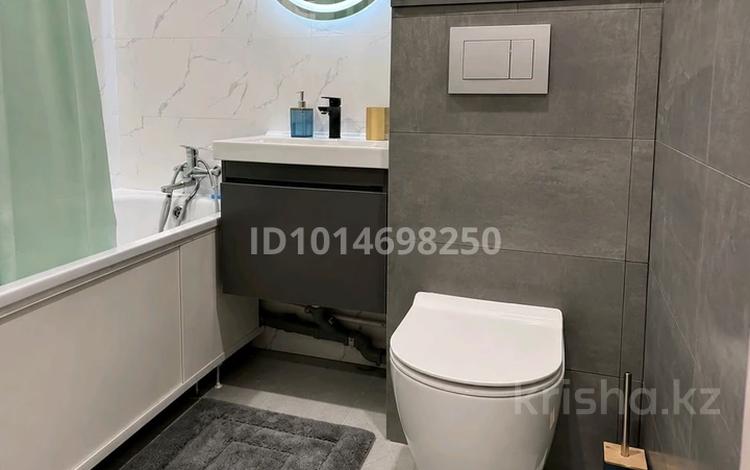 1-комнатная квартира · 36 м² · 4/10 этаж, проспект Сатпаева за 14 000 ₸ в Усть-Каменогорске — фото 8