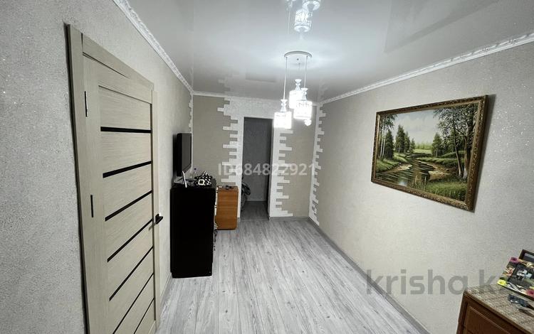 3-комнатная квартира, 54 м², 3/9 этаж, 2 микрорайон 3 за 16 млн 〒 в Темиртау — фото 2