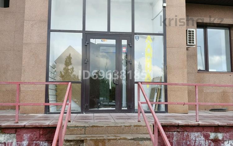 Еркін, кеңселер, дүкендер мен бутиктер, қоймалар, сұлулық салондары, медорталықтар мен дәріханалар, білім орталықтары, ойын-сауық, конференц-залдар, кабинеттер және жұмыс орындары, студиялар · 86 м², бағасы: 450 000 ₸ в Астане, Алматы р-н — фото 7