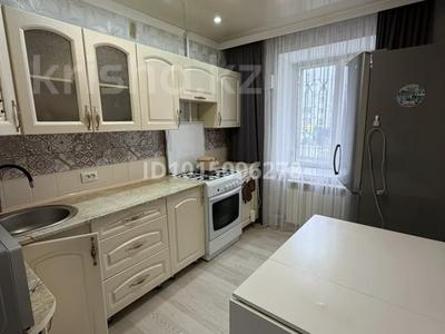 3-комнатная квартира · 60 м² · 2/10 этаж, мкр 8 298 — 8 мкр остановка, анвар дом бр жуб 298 за 270 000 ₸ в Актобе