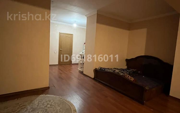 3-комнатная квартира, 128.7 м², 9/10 этаж, мкр Акбулак, райымбек 481 в