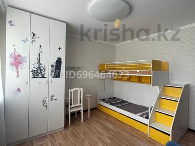 Пәтерлер в Астане: 3-бөлмелі пәтер · 85 м² · 4/9 қабат · ай сайын, Сауран 3 — Достык-Сауран, бағасы: 350 000 〒 3-бөлмелі пәтер · 85 м² · 4/9 қабат · ай сайын, Сауран 3 — Достык-Сауран, бағасы: 350 000 〒 в Астане, Есильский р-н