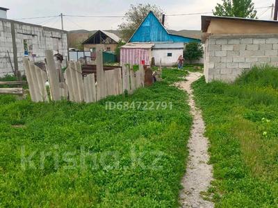 Отдельный дом • 2 комнаты • 38 м² • 10 сот., Красный камеь озёрная 21 21 за 7 млн 〒 в Талдыкоргане, Каратал
