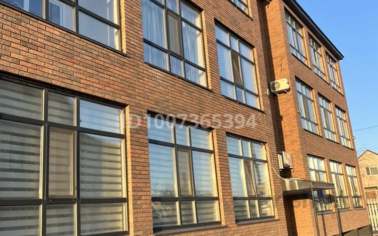 2-комнатная квартира · 75 м² · 2/3 этаж, Есенберлина 31 — Базарбай Джубаниязова за 33 млн 〒 в Уральске — фото 2