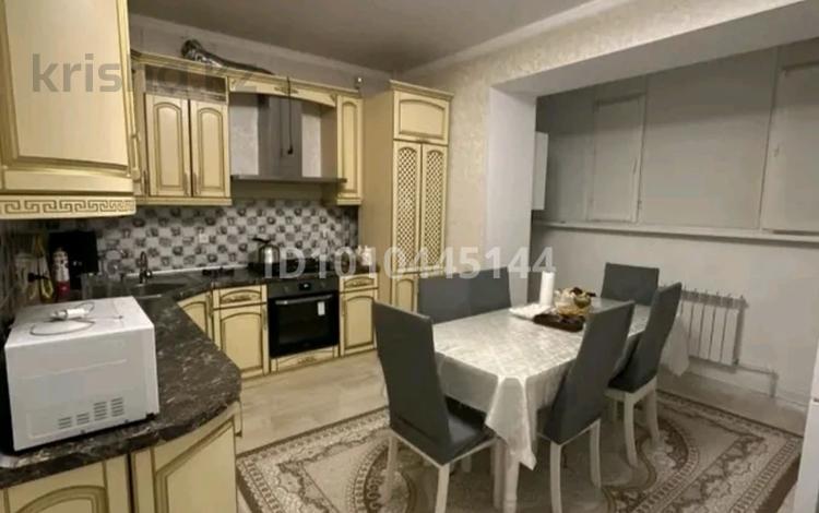 3-комнатная квартира · 105 м² · 3/5 этаж, мкр. Алтын орда, Тауелсиздик 21 за 40 млн ₸ в Актобе — фото 2