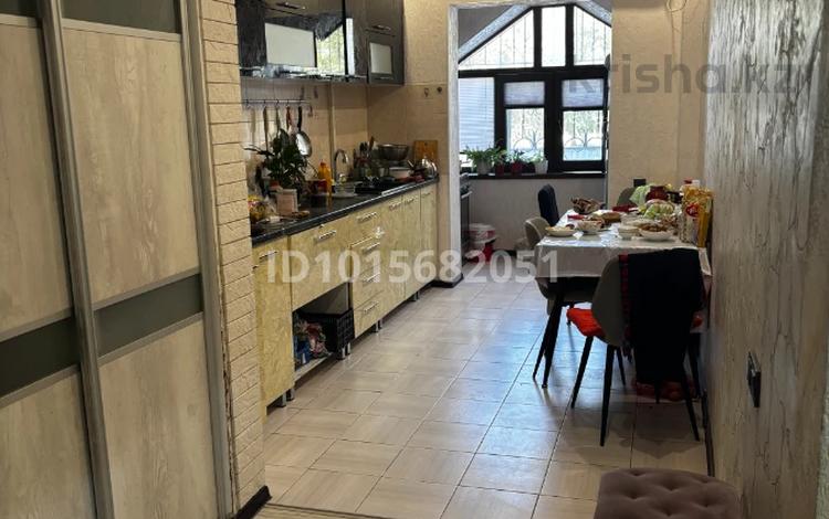 3-бөлмелі пәтер · 77 м² · 2/5 қабат, 18-шағынаудан 64, бағасы: 35 млн ₸ в Шымкенте, Аль-Фарабийский р-н — фото 2