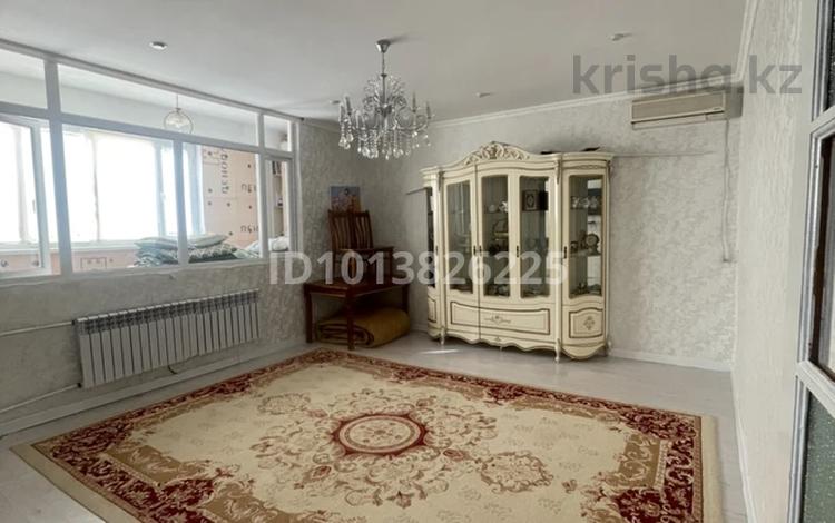 2-комнатная квартира · 67 м² · 1/4 этаж, 4 39 — Жарық әрі таза 2 бөлмелі пәтер. Жөндеуі жақсы, толық жиһаздалған. Ас үйде тоңазытқыш, газ плитасы, кір жуғыш машина бар. Жылы, тыныш аулада орналасқан. Мектеп, балабақша, дүкен және қоғамдық көлік аялдамасы жақын за 200 000 ₸ в Жанаозен — фото 2