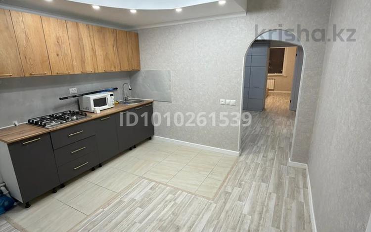 3-комнатная квартира · 75 м² · 9/9 этаж, мкр Мамыр-4 за 49.5 млн 〒 в Алматы, Ауэзовский р-н — фото 2