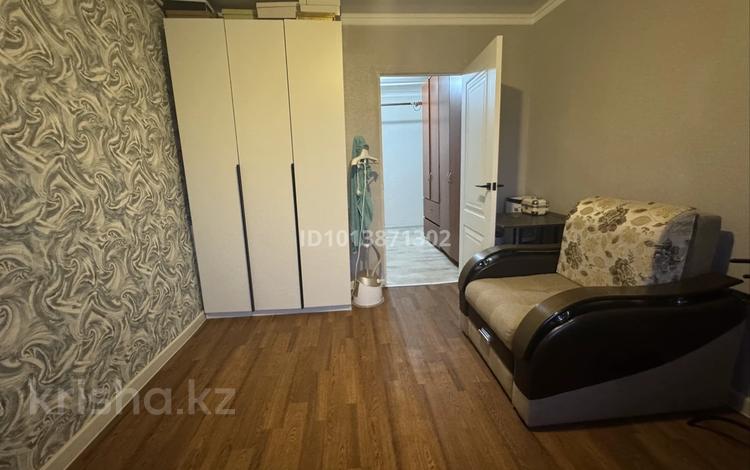 2-бөлмелі пәтер · 54 м² · 5/5 қабат, мкр 8 283/2 — 21 школа,27 школа, Алтай, бағасы: 15 млн ₸ в Актобе — фото 7