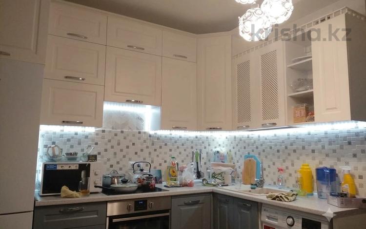 3-комнатная квартира · 70 м² · 10/12 этаж, мкр Акбулак, Дарабоз за 36 млн ₸ в Алматы, Алатауский р-н — фото 2