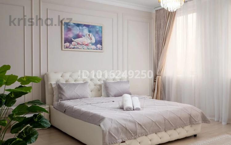 2-комнатная квартира · 80 м² · 4/9 этаж, Вокзальная 4/1 — Вокзал за 15 000 ₸ в Уральске — фото 2