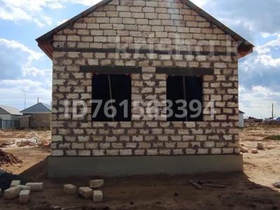 Продажа домов и дачи в Атырауской обл.: Отдельный дом · 2 комнаты · 72 м² · 8.5 сот., мкр Кайнар, 3 за 7.5 млн 〒 Отдельный дом · 2 комнаты · 72 м² · 8.5 сот., мкр Кайнар, 3 за 7.5 млн 〒 в Атырау