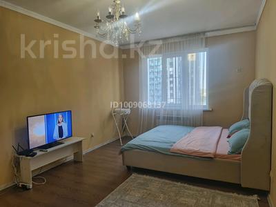 2-бөлмелі пәтер · 60 м² · 4/12 қабат, мкр Дарабоз — Сдам 2 комнатную полноценную квартиру рядом с Алматы арены, бағасы: 240 000 〒 в Алатауский р-н