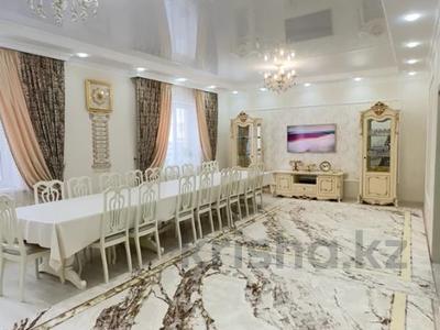 Отдельный дом • 4 комнаты • 180.2 м² • 4.8 сот., Малина за 63 млн 〒 в Уральске