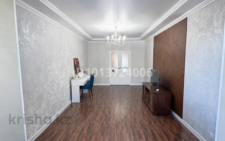 3-комнатная квартира · 86.5 м² · 4/5 этаж, мкр. Алтын орда, пр . Санкибай батыра — возле маг Сулпак , гипер Дина за 32 млн ₸ в Актобе — фото 2