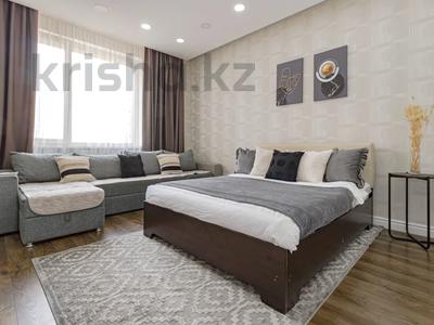 1-комнатная квартира, 45 м² по часам, Кабанбай Батыра 58А за 2 000 〒 в Астане, Есильский р-н