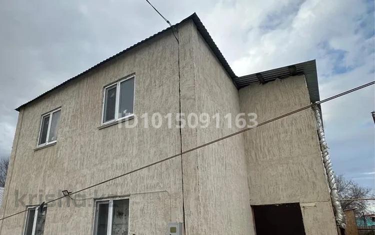 8-комнатная квартира · 200 м² · 2 этаж, В.Иванова 21 — Остановка Пугачева. Рядом стелла за 40 000 ₸ в Уральске — фото 2