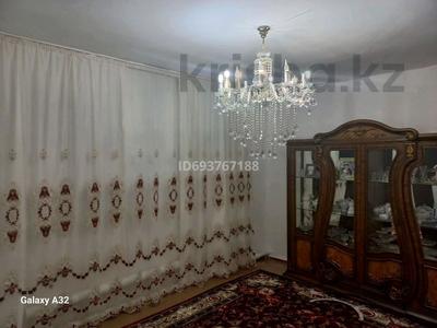 4-комнатная квартира, 98 м², Р.Тулешкалиева за 6.5 млн 〒 в Доссор