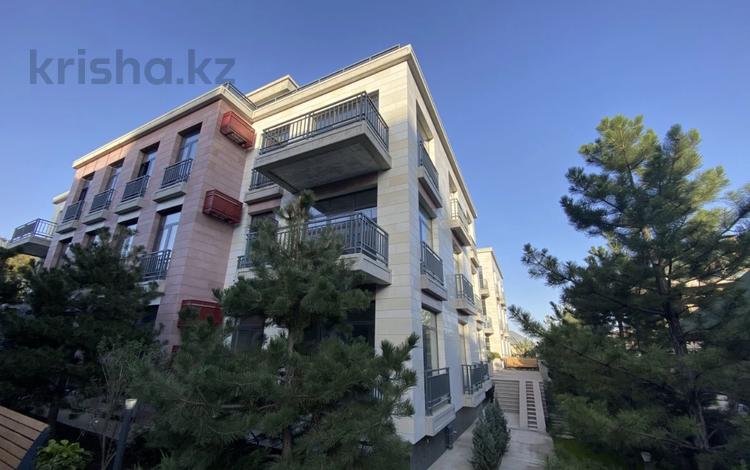 4-комнатная квартира · 210 м² · 1/3 этаж, Аль- Фараби 116 за 300 млн ₸ в Алматы, Медеуский р-н — фото 8