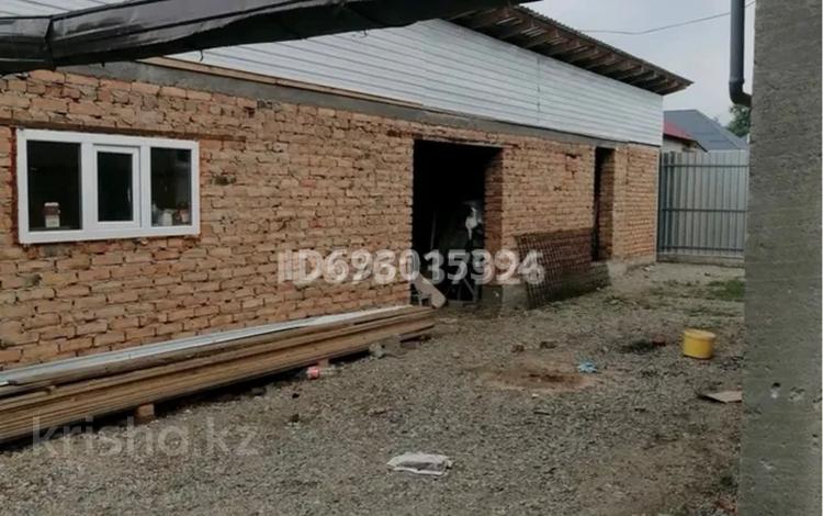 Жеке үй · 5 бөлме · 180 м² · 6 жүзд., Тлендиева 56, бағасы: 45 млн ₸ в Карабулаке (п.Ключи) — фото 35