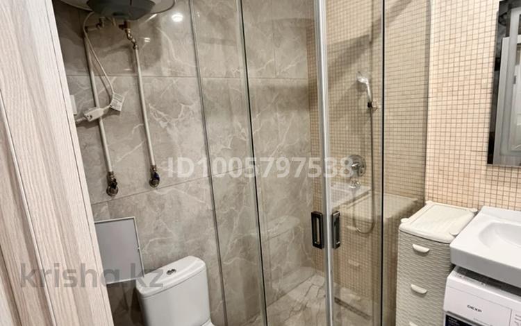 2-бөлмелі пәтер · 36 м² · 4/5 қабат, Жаңа қала ш/а., Пичугина 248 — 45 квартал, бағасы: 250 000 ₸ в Караганде, Казыбек би р-н — фото 2