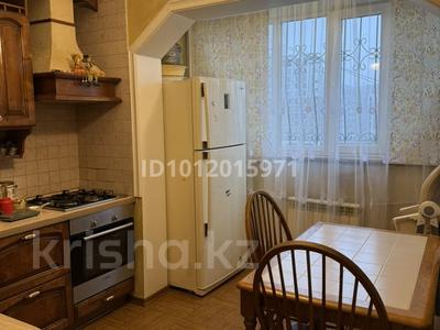 3-бөлмелі пәтер · 70 м² · 9/9 қабат, Мкр. Алмагуль 15 — Гагарина-Ходжанова, бағасы: 400 000 ₸ в Алматы, Бостандыкский р-н