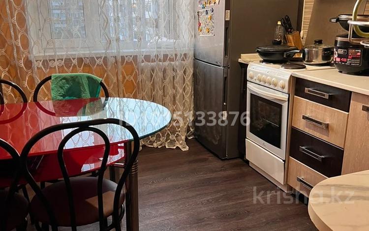 3-бөлмелі пәтер · 64 м² · 7/9 қабат, Гүлдер 3 ш/а. 16, бағасы: 24.9 млн ₸ в Караганде, Казыбек би р-н — фото 2