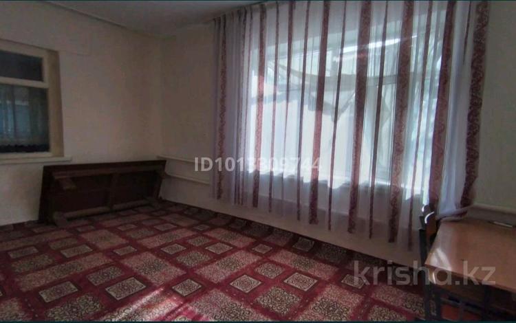 3-комнатная квартира · 60 м² · 1/2 этаж, Космонавтов за 9 млн ₸ в Жетысае — фото 2