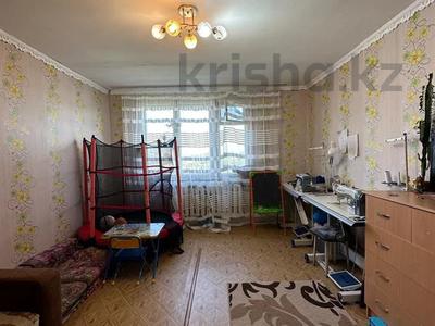 3-комнатная квартира, 64 м², 9/9 этаж, Карбышева 48 за 23.1 млн 〒 в Усть-Каменогорске