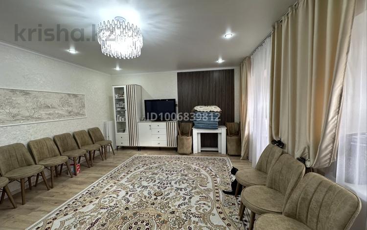 4-бөлмелі пәтер · 108 м² · 2/6 қабат, Щурихина 40 — Ярославская, бағасы: 46 млн ₸ в Уральске, мкр Школьник — фото 2