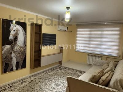 2-бөлмелі пәтер · 75 м² · 1/5 қабат, Центральный ш/а., Махамбета 118в, бағасы: 15 000 ₸ в Атырау, мкр Центральный