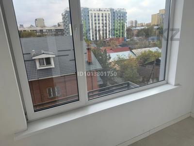 1-бөлмелі пәтер · 50 м² · 5/12 қабат, Басенова 10, бағасы: 350 000 ₸ в Алматы, Бостандыкский р-н