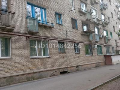1-бөлмелі пәтер · 29 м² · 5/5 қабат, жексенбаева 78 — 3 школа, бағасы: 7.5 млн ₸ в Уральске, мкр Школьник