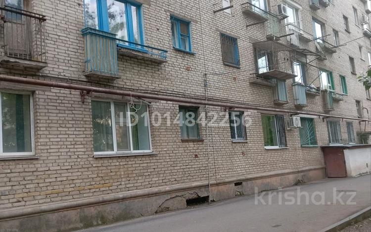 1-бөлмелі пәтер · 29 м² · 5/5 қабат, жексенбаева 78 — 3 школа, бағасы: 7.5 млн ₸ в Уральске, мкр Школьник — фото 2