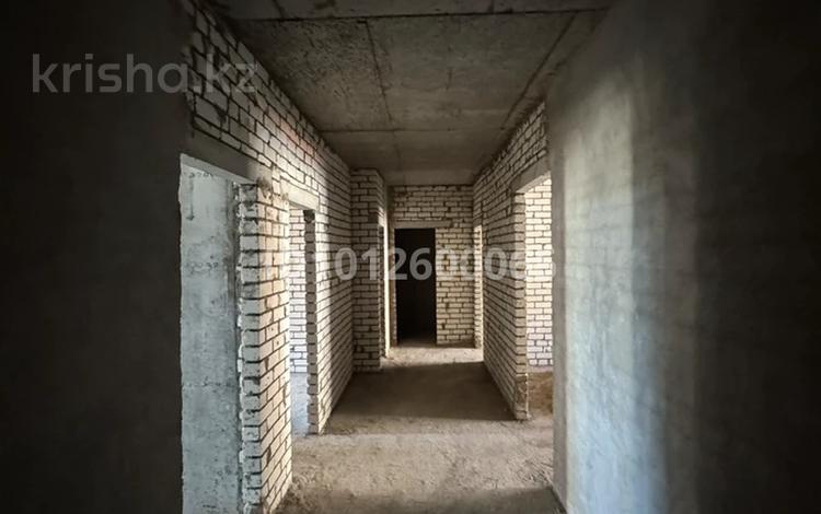 3-бөлмелі пәтер · 129.9 м² · 4/9 қабат, Молдагулова 5/4, бағасы: 49.5 млн ₸ в Уральске — фото 2