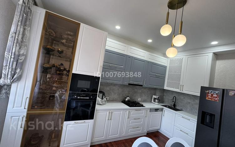 3-бөлмелі пәтер · 91 м² · 3/3 қабат, Курылысшы 19/19, бағасы: 61 млн ₸ в Конаеве — фото 2
