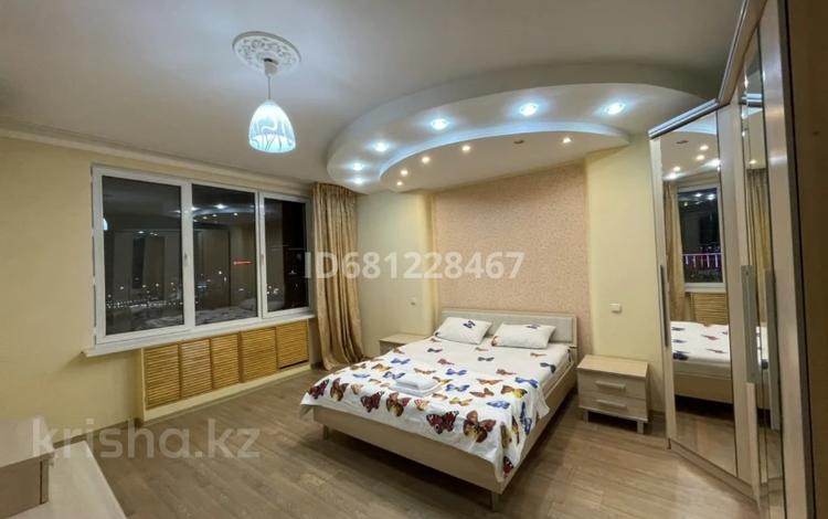 2-бөлмелі пәтер · 90 м² · 8/9 қабат, Сары Арқа ш/а , Тайманова 58 — Кулманова, бағасы: 15 000 ₸ в Атырау, мкр Сары Арка — фото 3