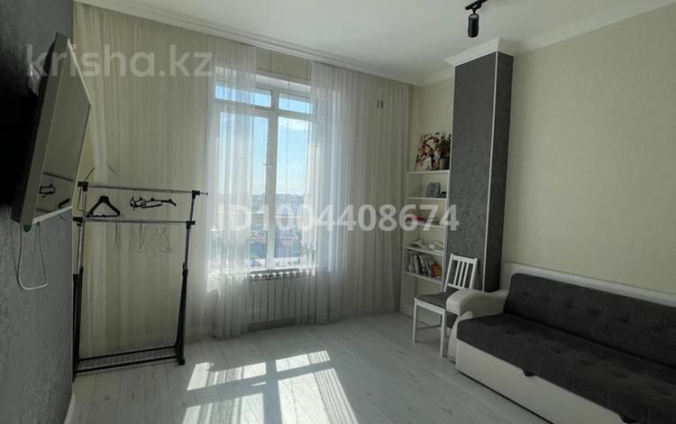 1-комнатная квартира · 38 м² · 16/20 этаж, Туркестан 14 за 250 000 ₸ в Астане, Есильский р-н — фото 2