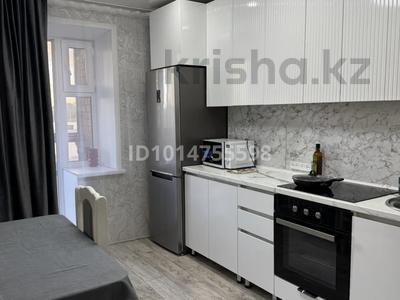 1-комнатная квартира · 45 м² · 3/5 этаж, Локомотивная 10к — Магазин Семейный за 15 000 ₸ в Новоишимском
