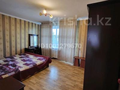 3-бөлмелі пәтер · 80 м² · 2/3 қабат, Тәуелсіздік 42 — Тәуелсіздік- Комарова, бағасы: 20 000 ₸ в 