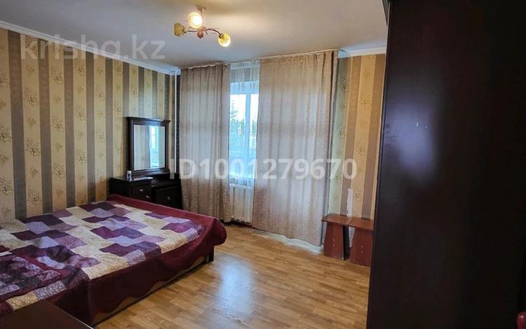 3-бөлмелі пәтер · 80 м² · 2/3 қабат, Тәуелсіздік 42 — Тәуелсіздік- Комарова, бағасы: 20 000 ₸ в  — фото 2